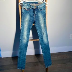 Diesel/super slim skinny/regular waist/skinzee/size 27